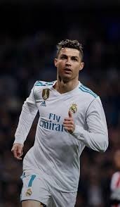 里夫斯：詹姆斯投了那个球人们会骂他该传，传了又说他该投